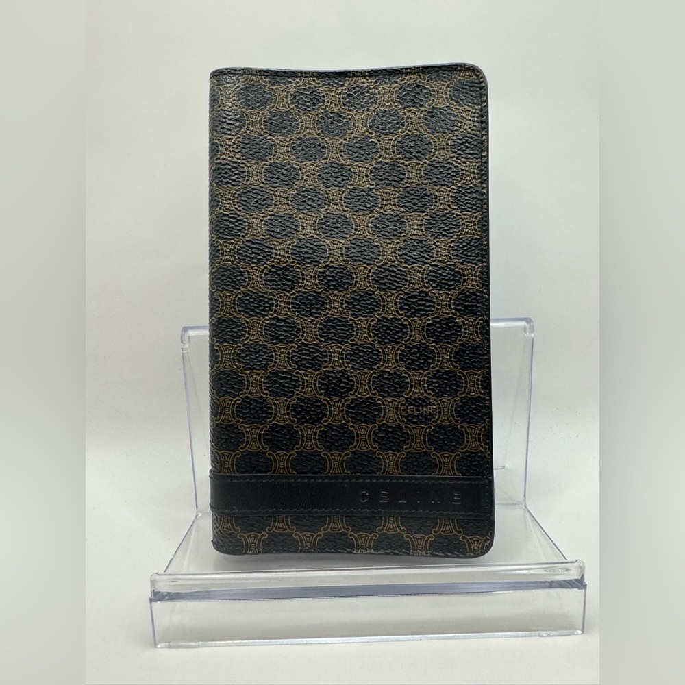 🌟 “L” Celine Elegant Black and Brown Phone Case
